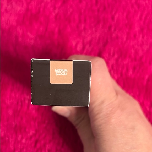 Full Coverage Concealer - Cream - Picture 3 of 4